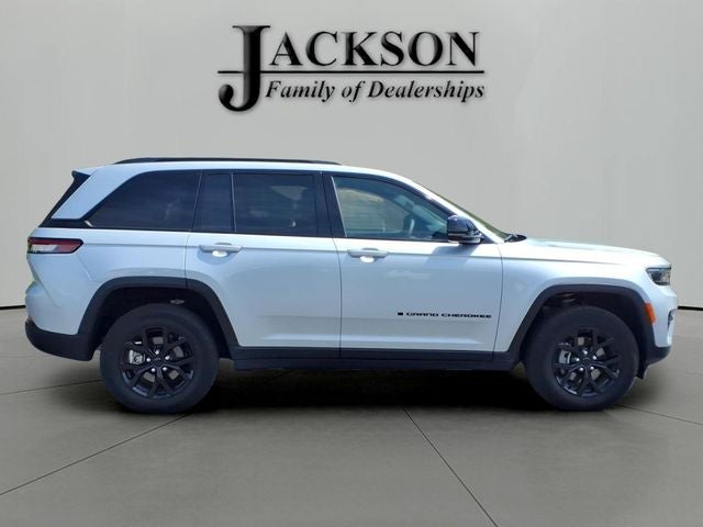 2025 Jeep Grand Cherokee Altitude 4x4