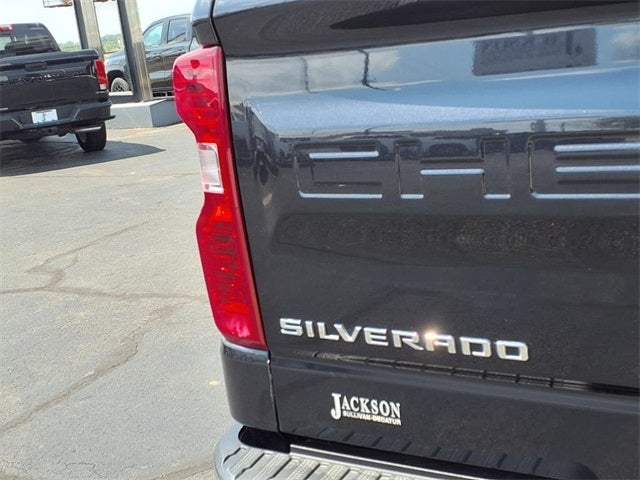 2023 Chevrolet Silverado 1500 4WD Crew Cab Short Bed LT with 2FL