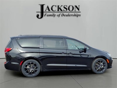 2024 Chrysler Pacifica Limited