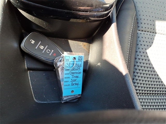 2025 Chevrolet Trax FWD LT