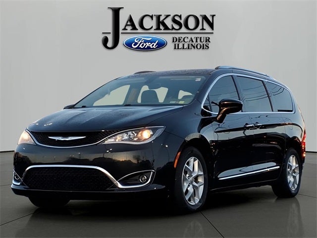 2017 Chrysler Pacifica Touring L Plus