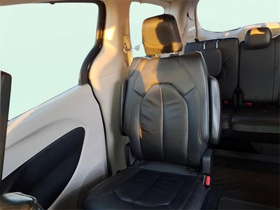 2017 Chrysler Pacifica Touring L Plus