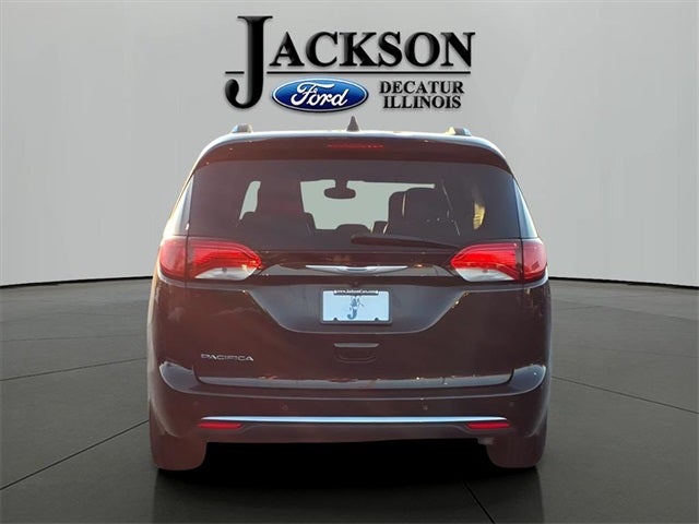 2017 Chrysler Pacifica Touring L Plus