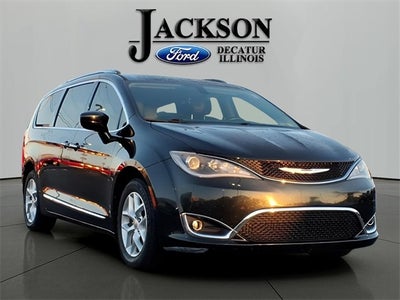 2017 Chrysler Pacifica Touring L Plus