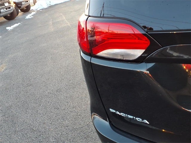 2017 Chrysler Pacifica Touring L Plus