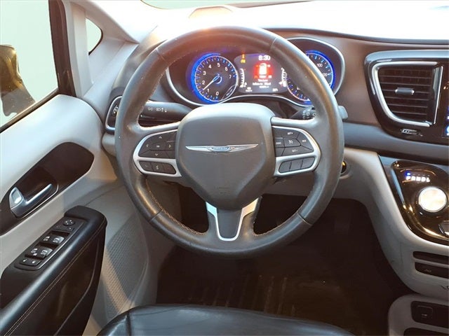 2017 Chrysler Pacifica Touring L Plus