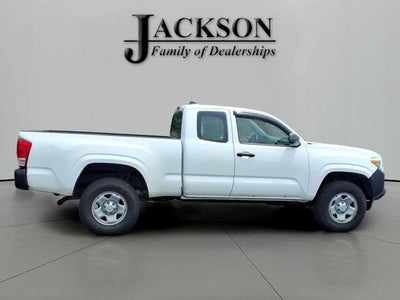 2016 Toyota Tacoma SR
